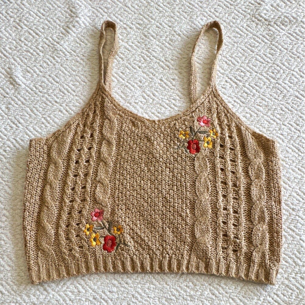 Brave Fame Beige Cable-Knit Floral Embroidered Cropped Cami Sweater Tank Sz L